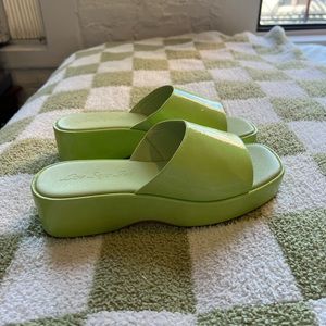 Lisa Says Gah Green Platform sandals